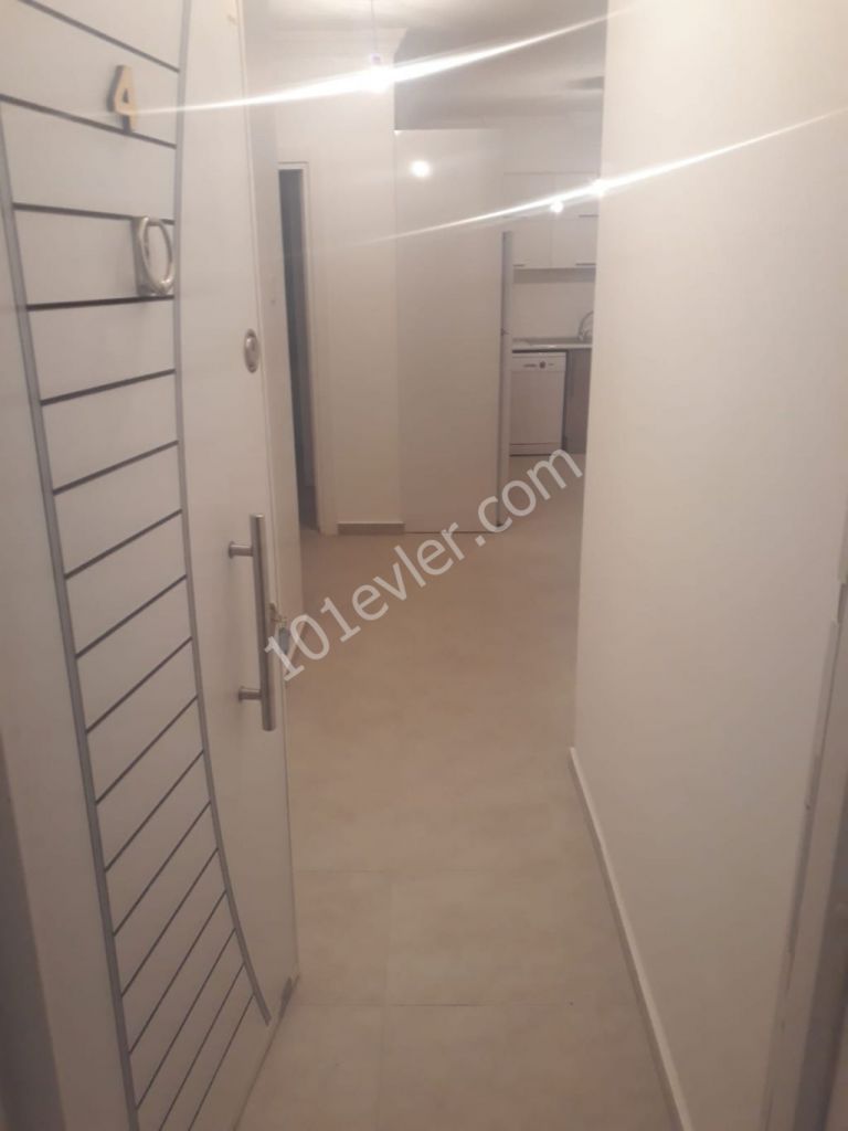 Girne merkezde sulu çember yakınında sıfır eşyalı 2+1 daire