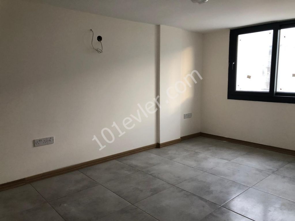 Flat To Rent in Alsancak, Kyrenia