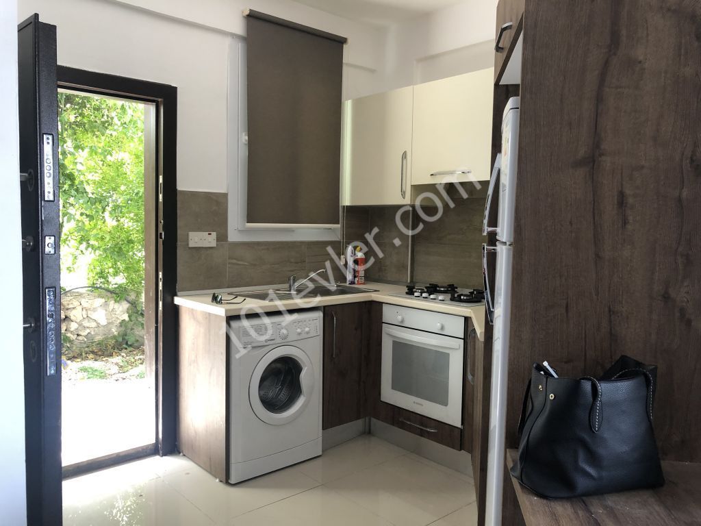 Studio Flat To Rent in Alsancak, Kyrenia