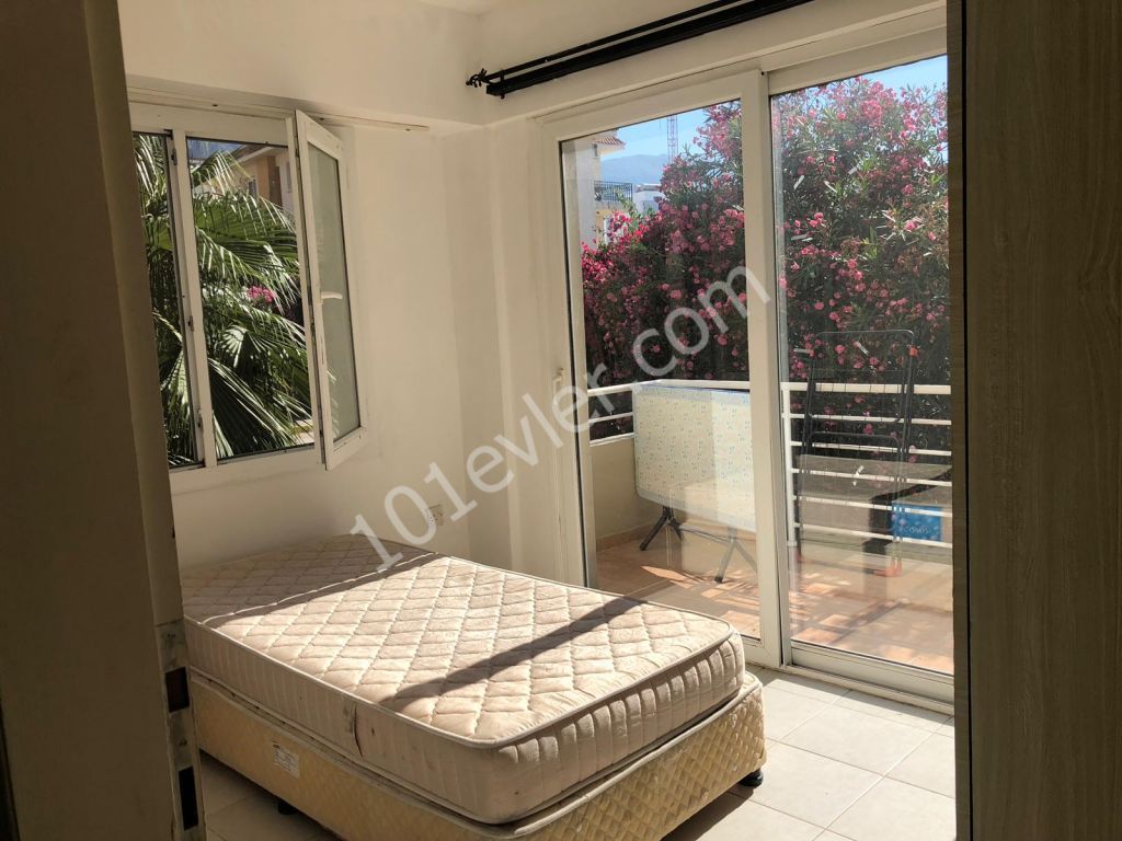 Flat To Rent in Alsancak, Kyrenia