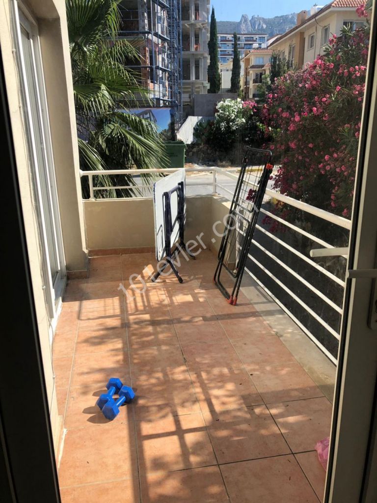 Flat To Rent in Alsancak, Kyrenia