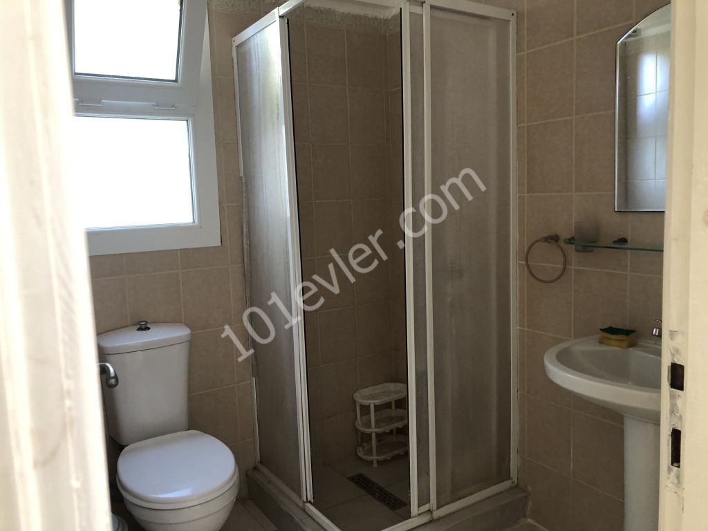 Flat To Rent in Alsancak, Kyrenia