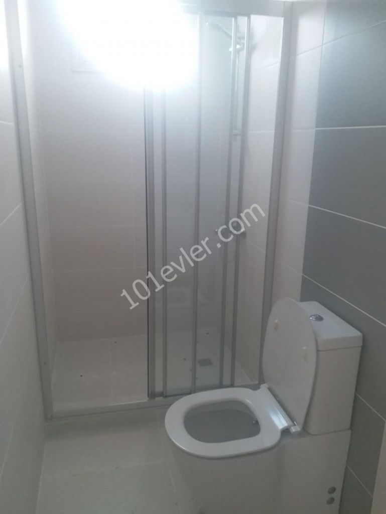 Çatalköyde Tempo market arkası 2+1 eşyasız bahçeli kiralık sıfır daire