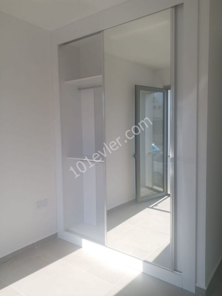 Çatalköyde Tempo market arkası 2+1 eşyasız bahçeli kiralık sıfır daire