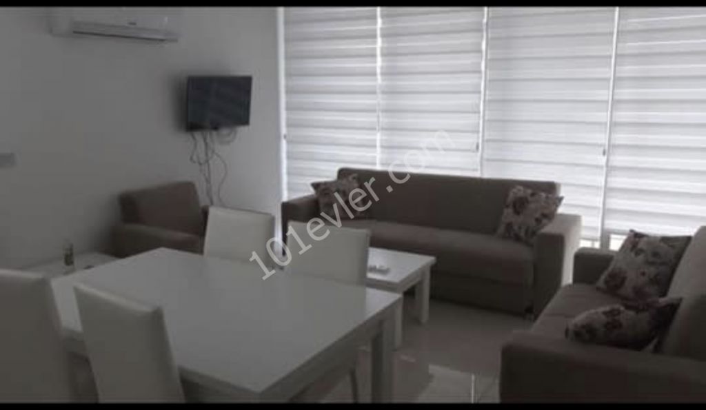 Girne merkezde çarşıya yürüyüş mesafesinde lüks eşyalı 2+1 kiralık daire