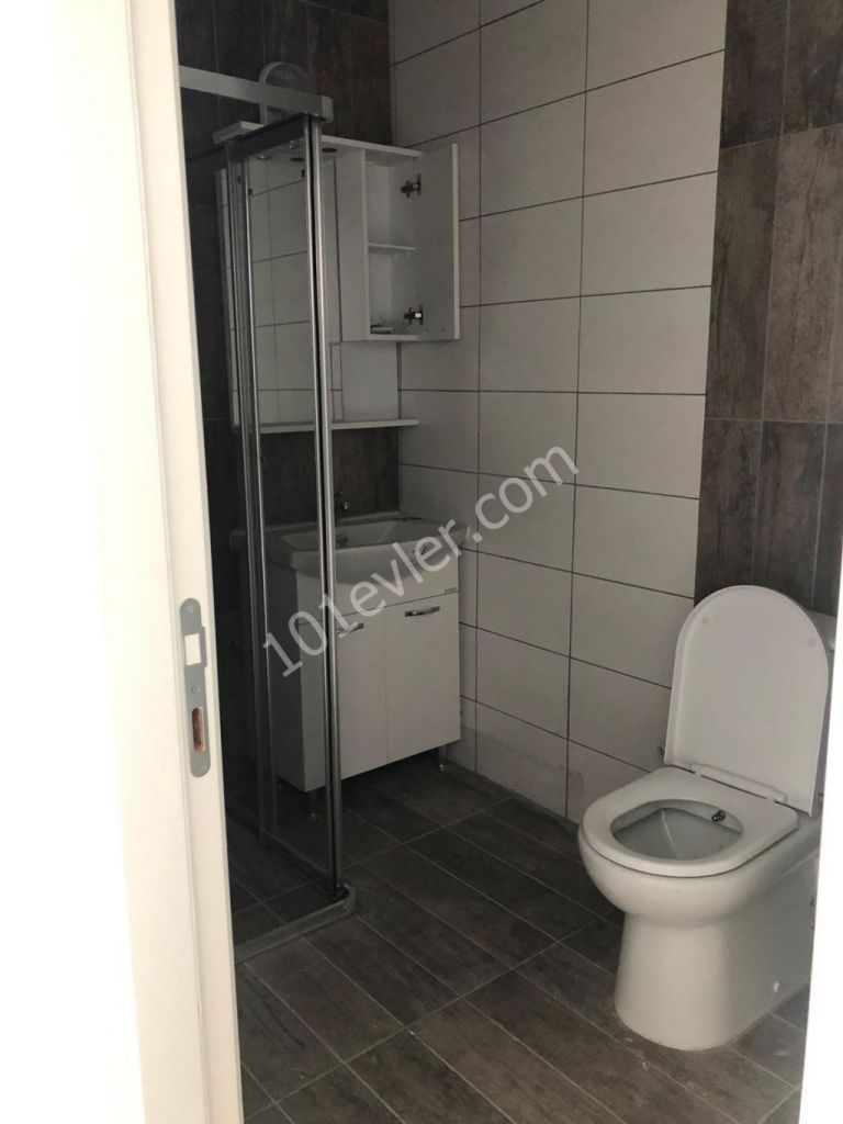 Girne merkezde Pia bella otel yanında 3 + 1 eşyasız kiralık daire