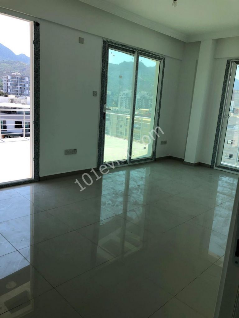 Flat To Rent in Girne Merkez, Kyrenia