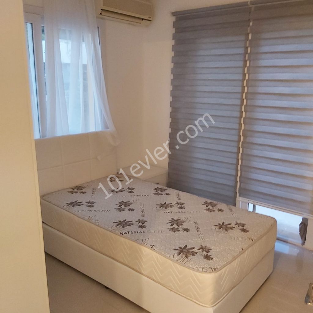 Girne merkezde barış parkı yakınında eşyalı 2+1 daire