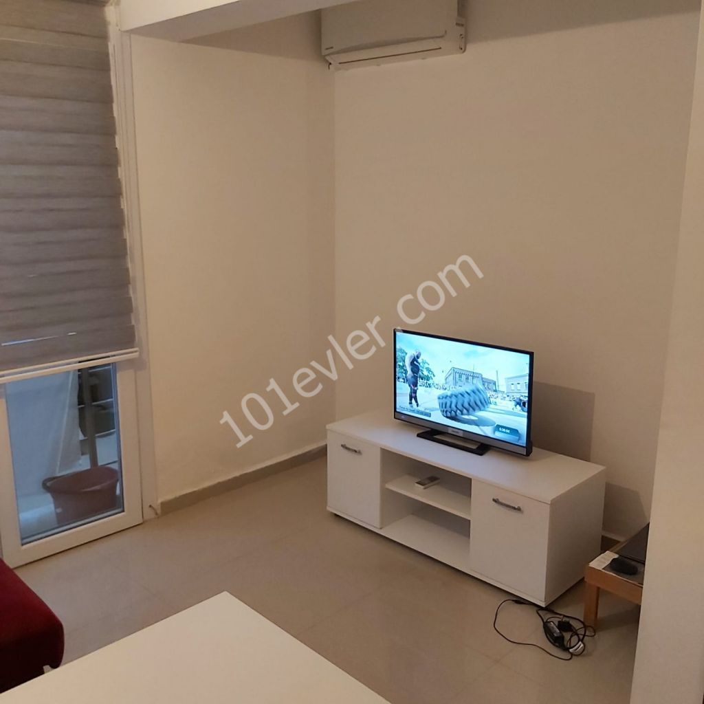 Girne merkezde barış parkı yakınında eşyalı 2+1 daire