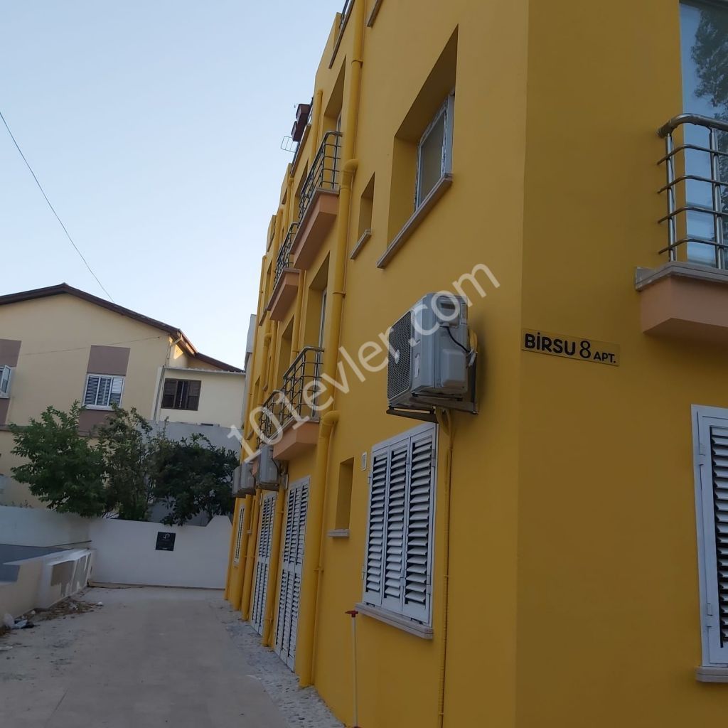 Girne merkezde barış parkı yakınında eşyalı 2+1 daire