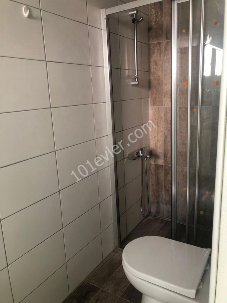 Girne merkezde Piabella otel yanında eşyasız 2+1 eşyasız daire