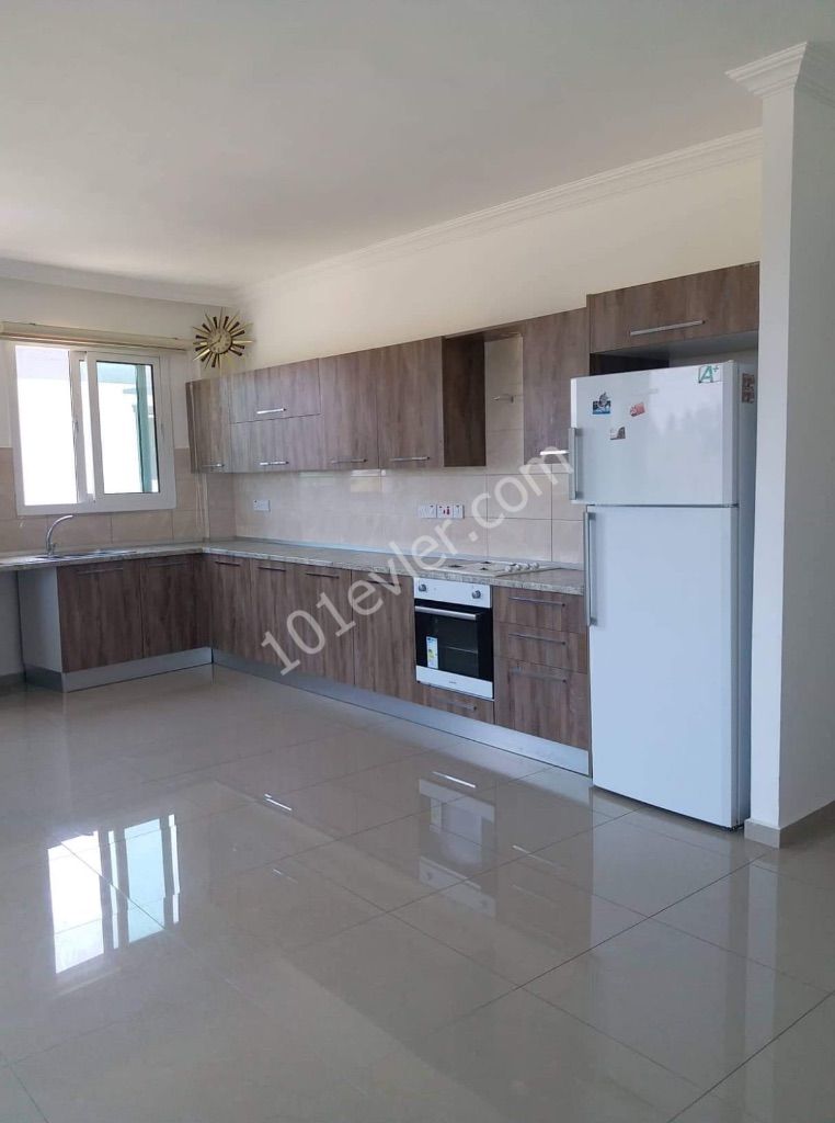 Flat To Rent in Karaoğlanoğlu, Kyrenia