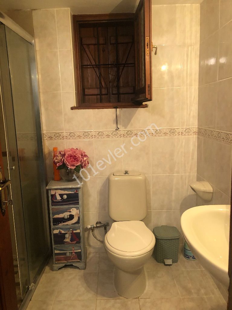 Semi Detached To Rent in Karaoğlanoğlu, Kyrenia