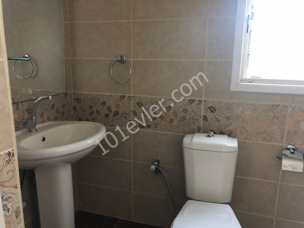 Flat To Rent in Karaoğlanoğlu, Kyrenia