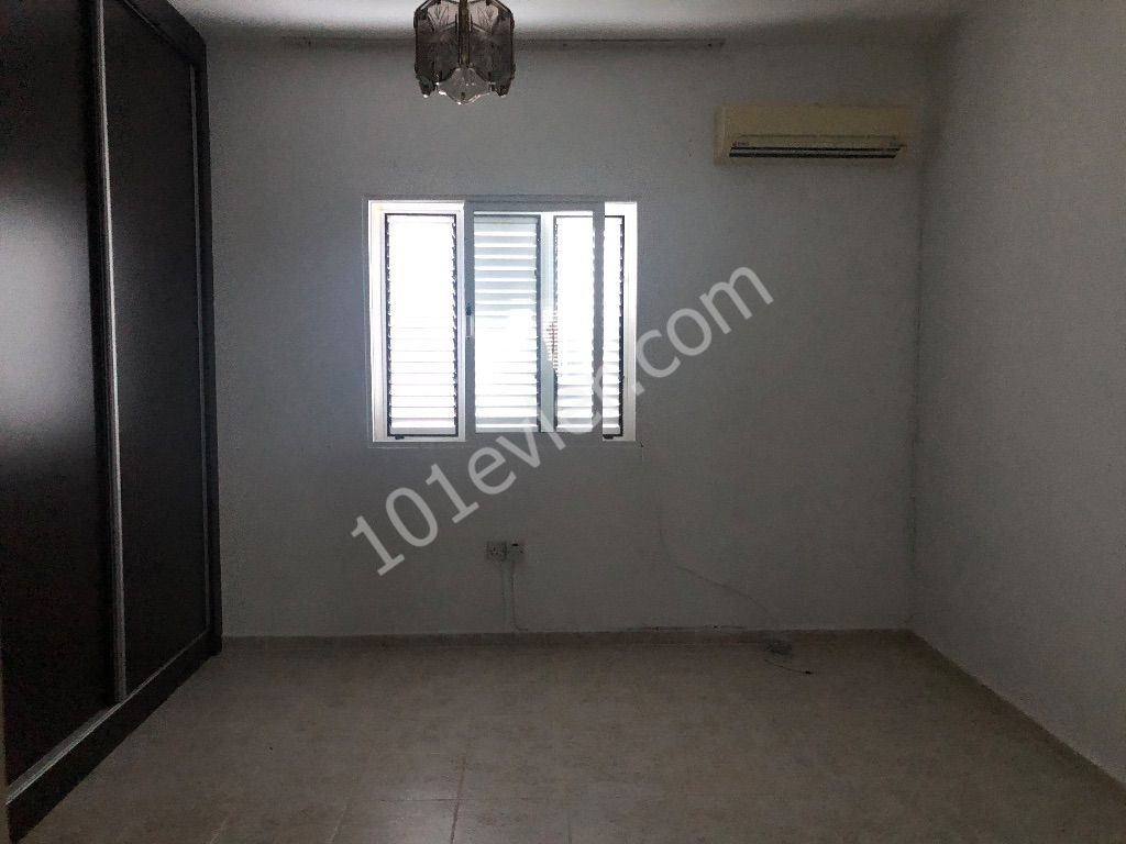 Flat To Rent in Karaoğlanoğlu, Kyrenia