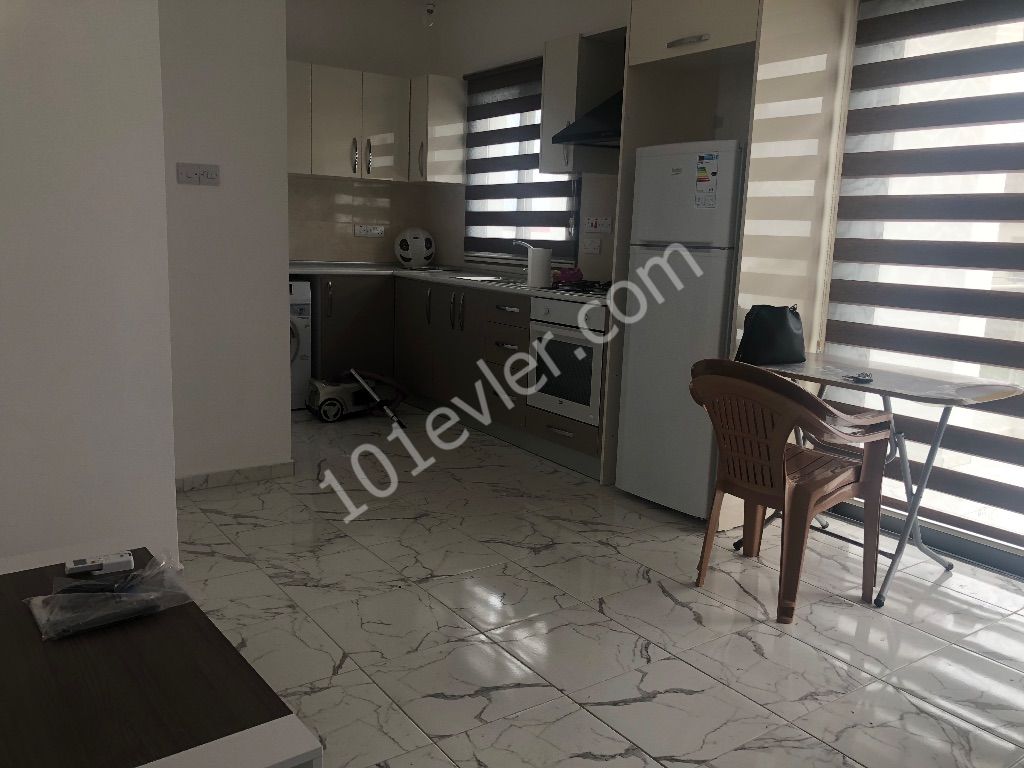 Girne zeytinlikte  2+1 eşyalı kiralık daire 