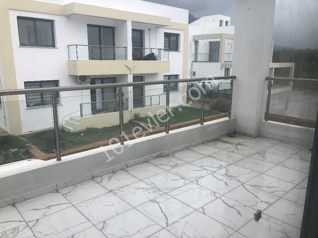 Girne zeytinlikte  2+1 eşyalı kiralık daire 