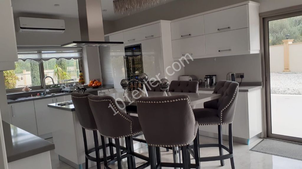 Villa To Rent in Alsancak, Kyrenia