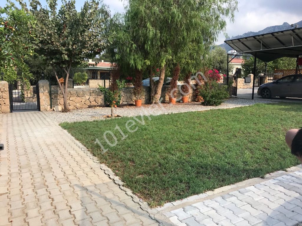 خانه ییلاقی برای فروش in Karaoğlanoğlu, گیرنه