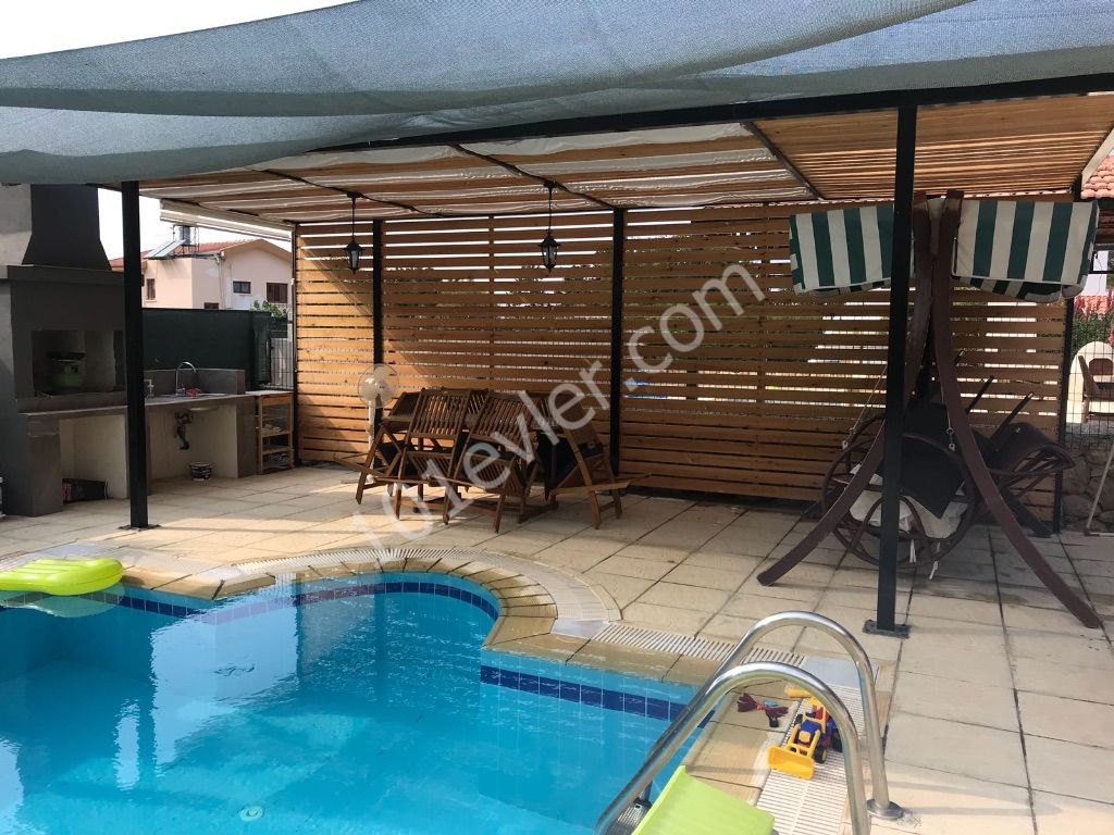 Bungalow For Sale in Karaoğlanoğlu, Kyrenia