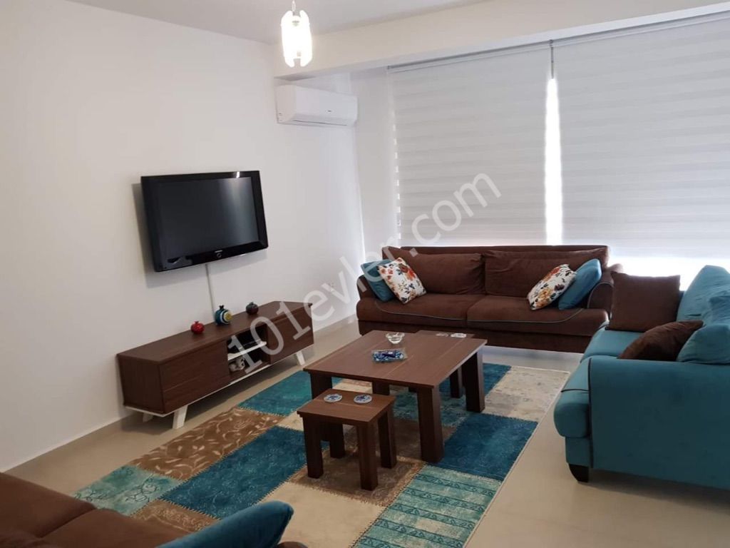 Alcancak’ta güvenlikli site içerisinde ortak havuzlu site içerisinde eşyalı 3+1 satılık villa