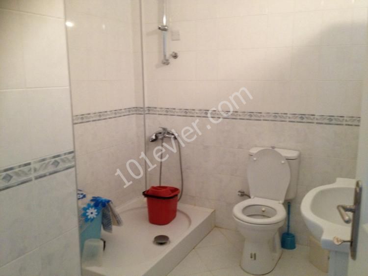 Girne merkezde 3+1 eşyalı kiralık daire