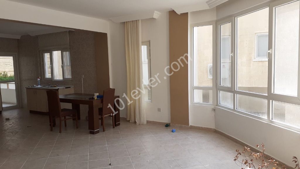 Flat For Sale in Girne Merkez, Kyrenia