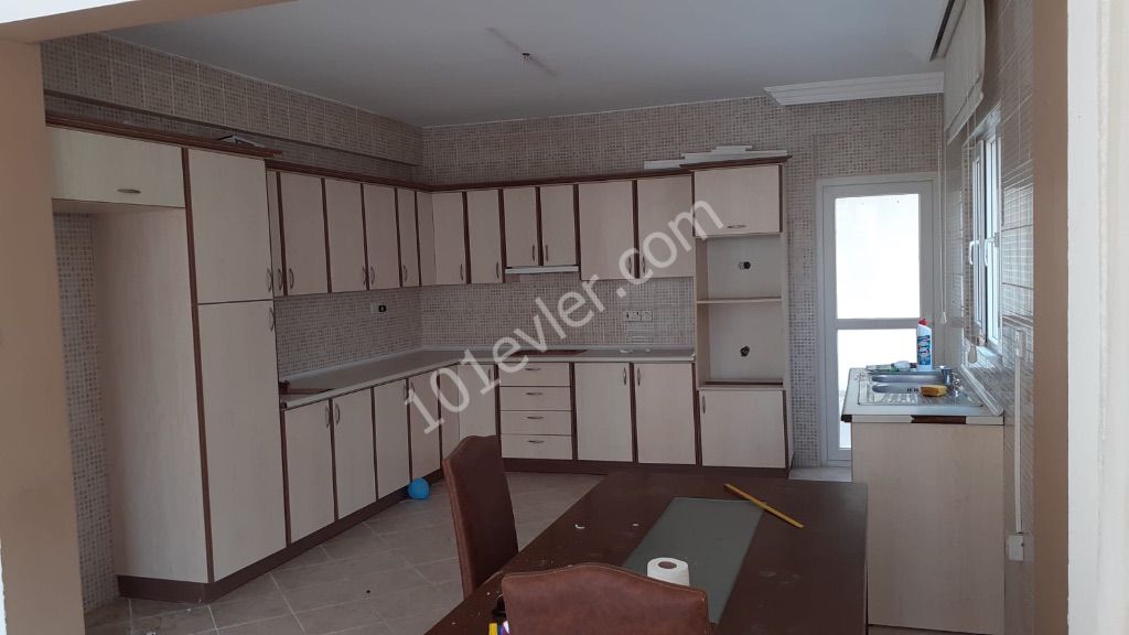 Flat For Sale in Girne Merkez, Kyrenia