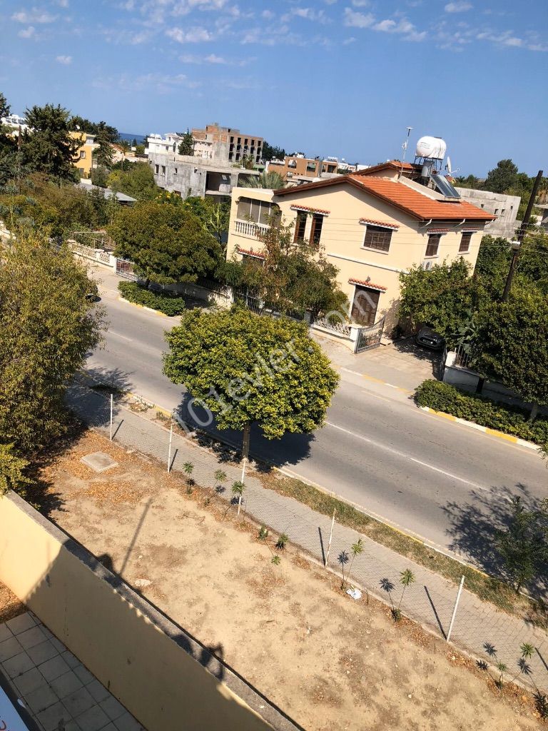 Halb freistehend Kaufen in Karaoğlanoğlu, Kyrenia