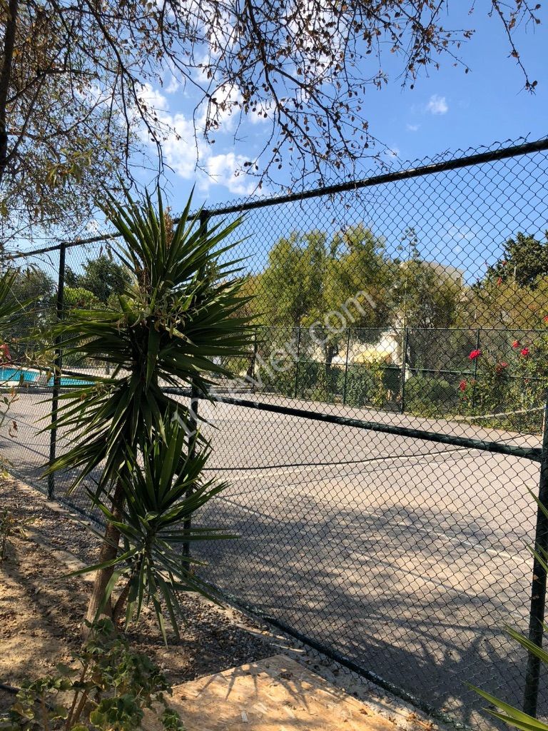 Halb freistehend Kaufen in Karaoğlanoğlu, Kyrenia