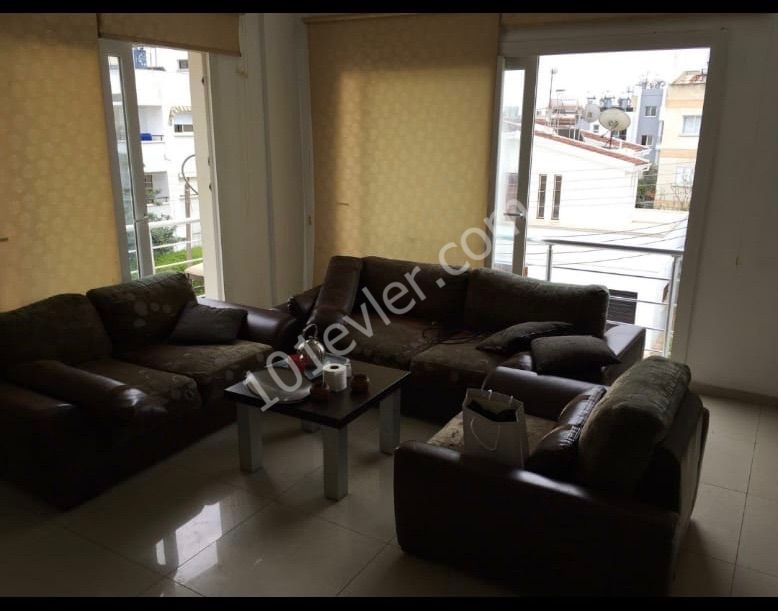 Lefkoşa hastane arkası duraklara yakın eşyalı 2+1 Kiralık daire (6 ay peşin alınacaktır)