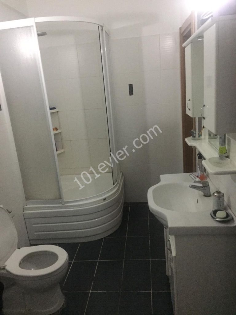 Lefkoşa hastane arkası duraklara yakın eşyalı 2+1 Kiralık daire (6 ay peşin alınacaktır)