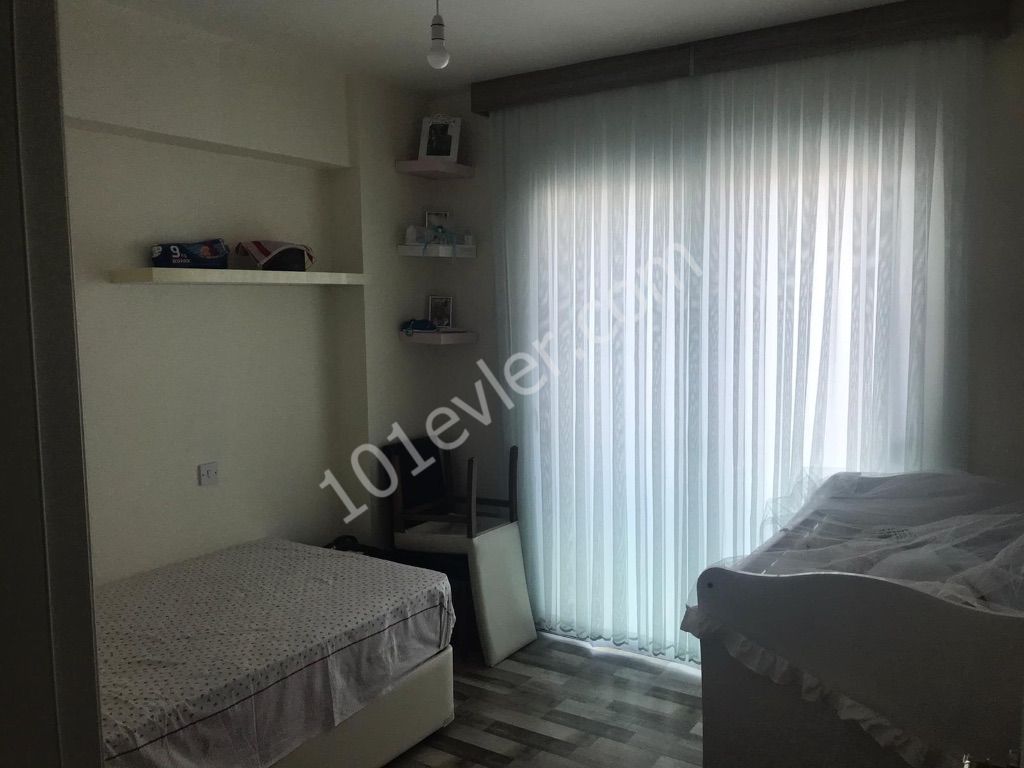 Girne merkezde türk koçanlı krediye uygun eşyalı Satılık 2+1 daire