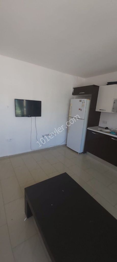 Girne merkezde merkezi lokasyonda 2 + 1 eşyalı kiralık daire