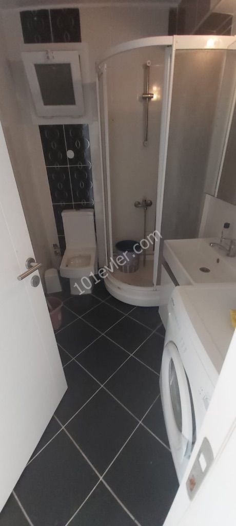 Girne merkezde merkezi lokasyonda 2 + 1 eşyalı kiralık daire