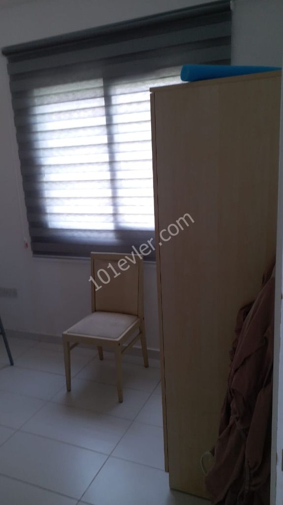 Girne merkezde aslanlı villa arkası 2 + 1 eşyalı kiralık daire