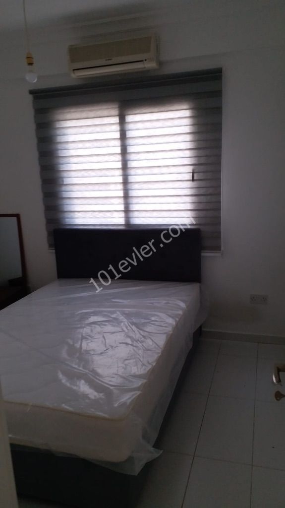 Girne merkezde aslanlı villa arkası 2 + 1 eşyalı kiralık daire