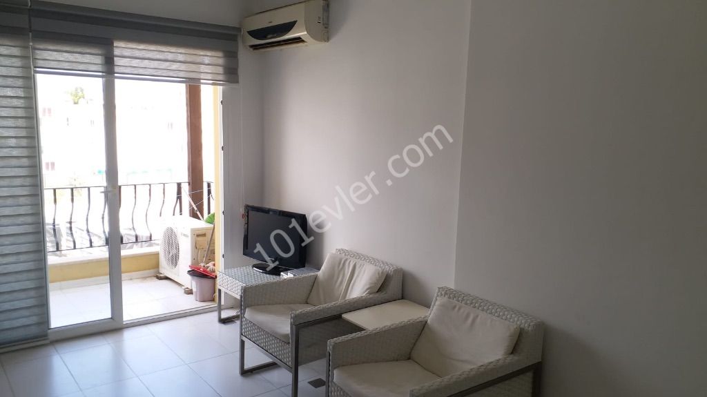 Girne merkezde aslanlı villa arkası 2 + 1 eşyalı kiralık daire