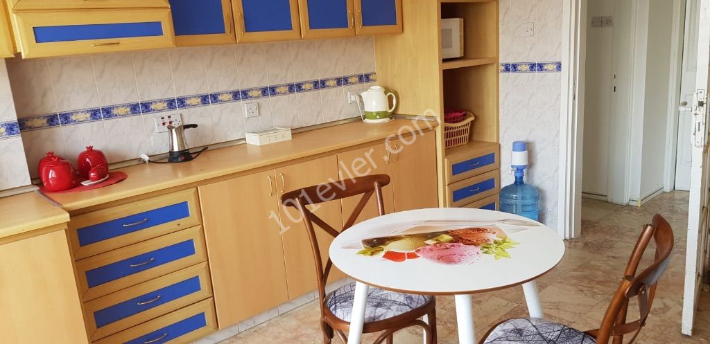 Lefkoşa dereboyunda Golden tulip otel karşısı eşyalı  3+1 kiralık daire