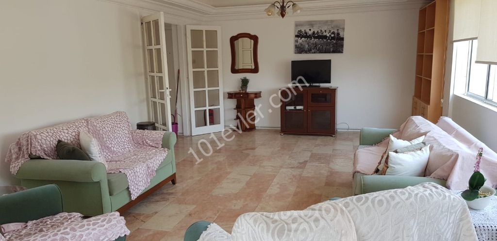 Flat To Rent in Kumsal, Nicosia