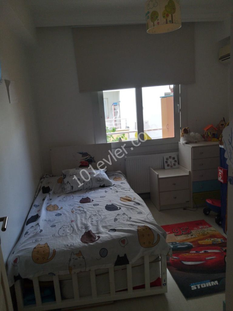 Dikmen lavinyum sitesinde merkezi ısıtma sistemli eşyalı 3+1 kiralık daire