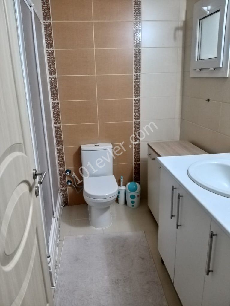 Dikmen lavinyum sitesinde merkezi ısıtma sistemli eşyalı 3+1 kiralık daire