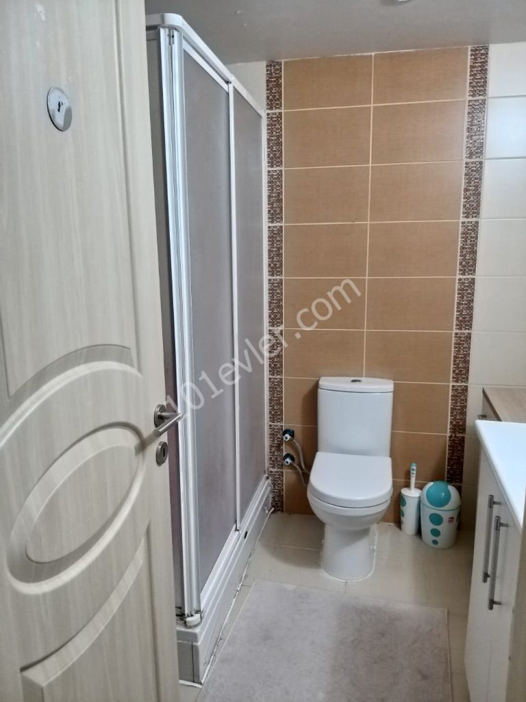 Dikmen lavinyum sitesinde merkezi ısıtma sistemli eşyalı 3+1 kiralık daire