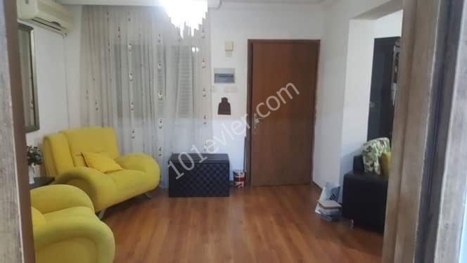 Lefkoşa Ortaköy bölgesinde 3 + 1 eşyalı kiralık daire