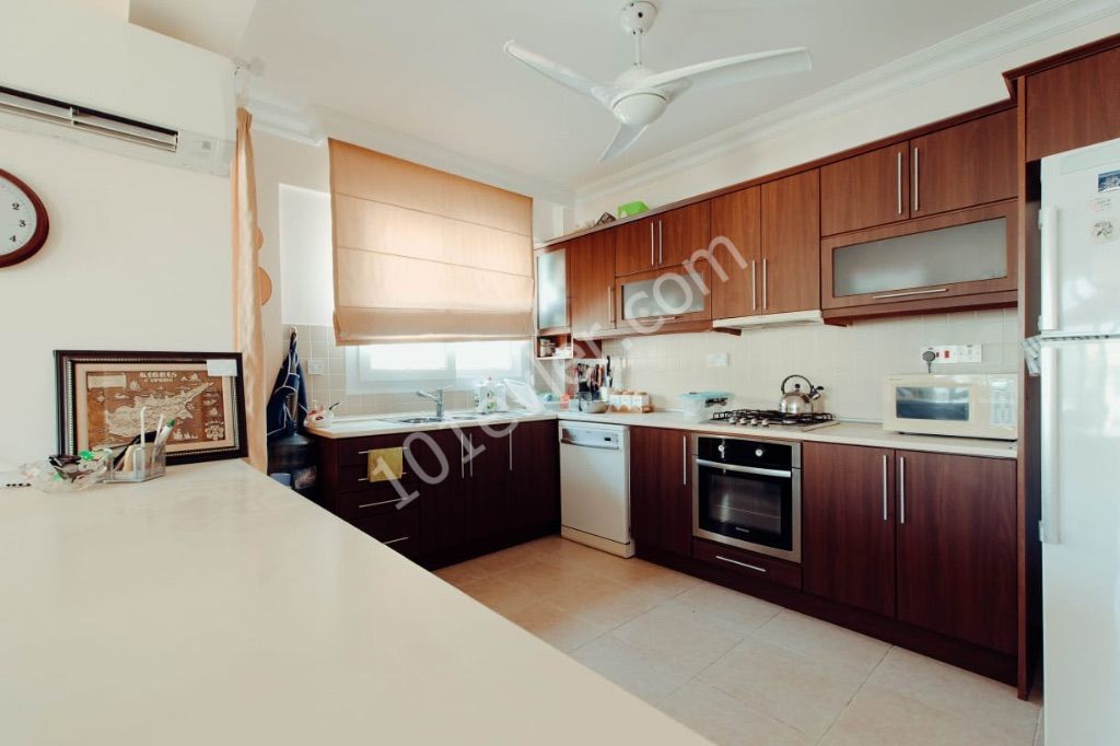 Flat For Sale in Alsancak, Kyrenia