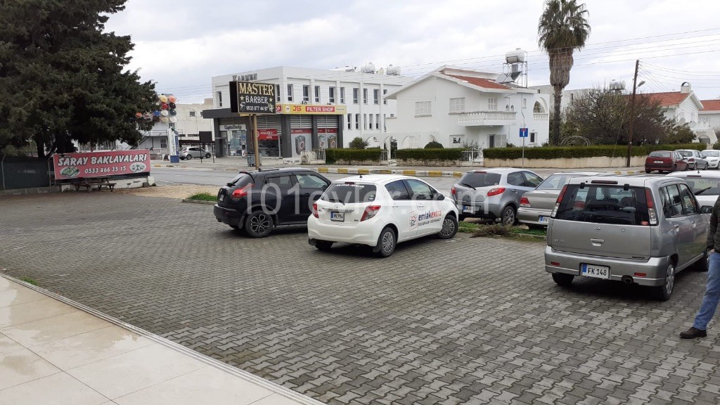 Karaoğlanoğlunda ana cadde üzerinde park sorunu olmayan kiralık dükkan