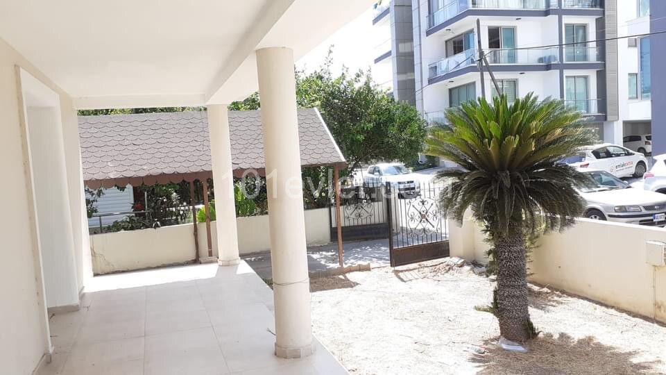 Business To Rent in Girne Merkez, Kyrenia