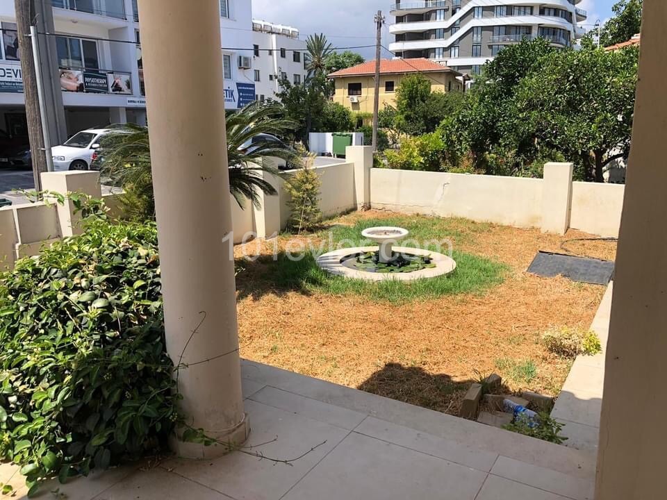 Geschäft Mieten in Girne Merkez, Kyrenia