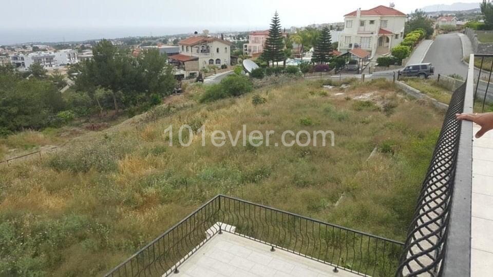 4 + 1 villas for sale in Çatalköy with an equivalent title deed of 80% completed in 1.5 acres of land with excellent sea views ** 