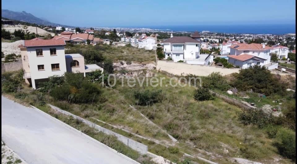 4 + 1 villas for sale in Çatalköy with an equivalent title deed of 80% completed in 1.5 acres of land with excellent sea views ** 